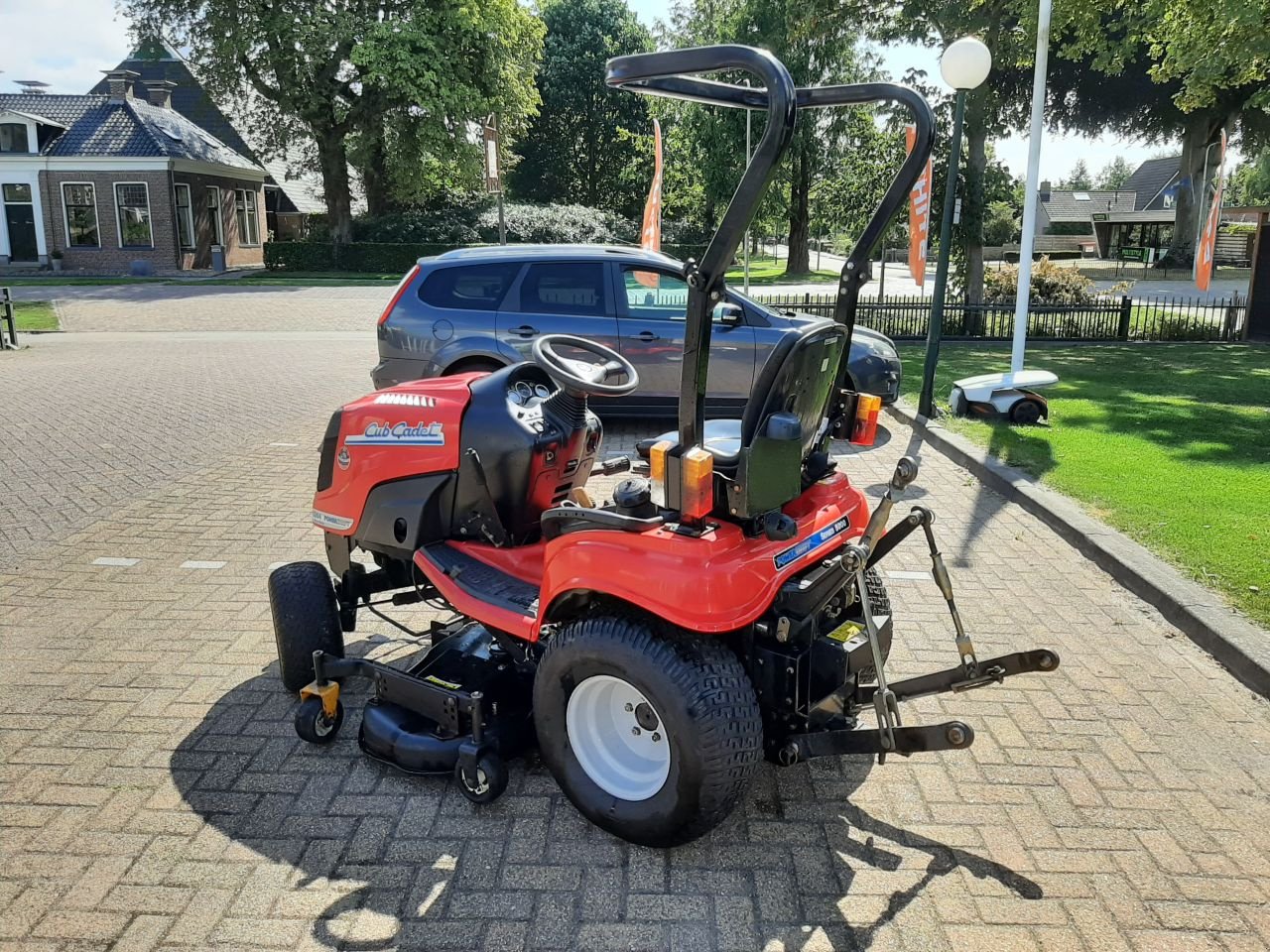 Traktor of the type Cub Cadet 5264, Gebrauchtmaschine in Hardegarijp (Picture 7)
