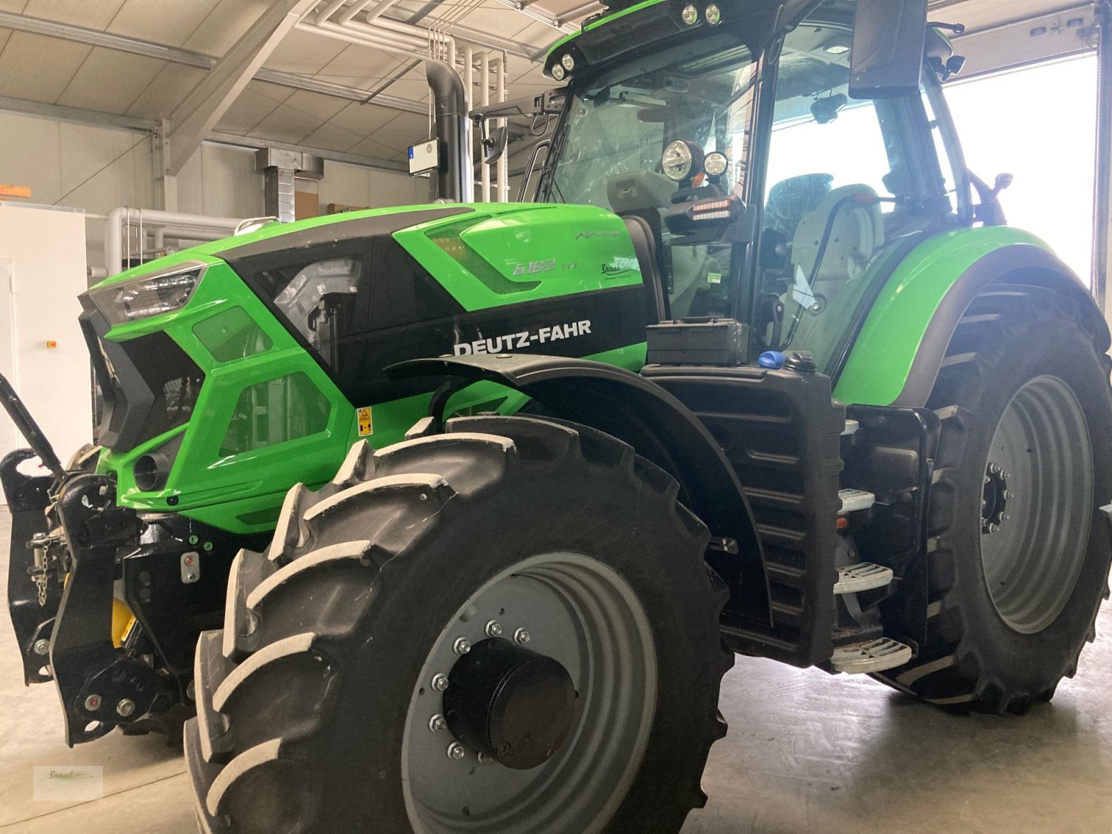 Traktor от тип Deutz-Fahr # Der Preis ist heiß! # 6180 TTV Vorführschlepper, Neumaschine в Beilngries (Снимка 2)