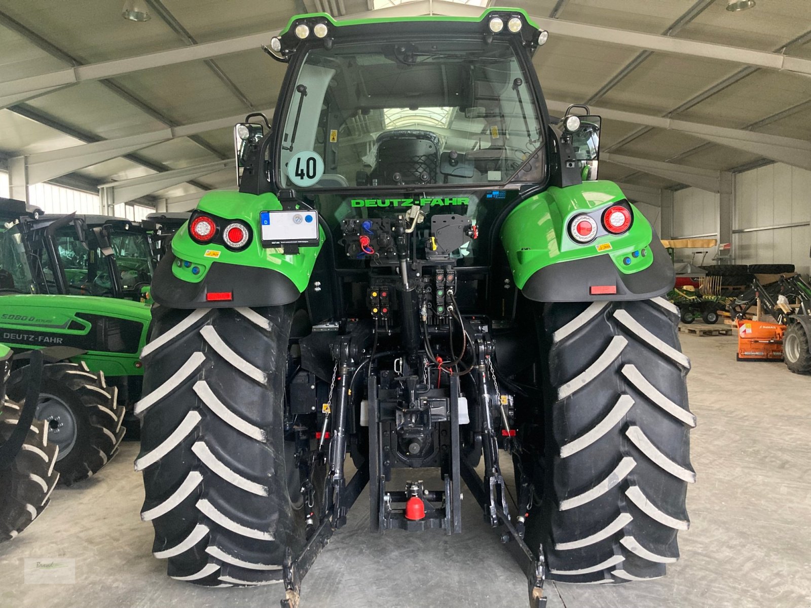 Traktor от тип Deutz-Fahr # Der Preis ist heiß! # 6180 TTV Vorführschlepper, Neumaschine в Beilngries (Снимка 3)