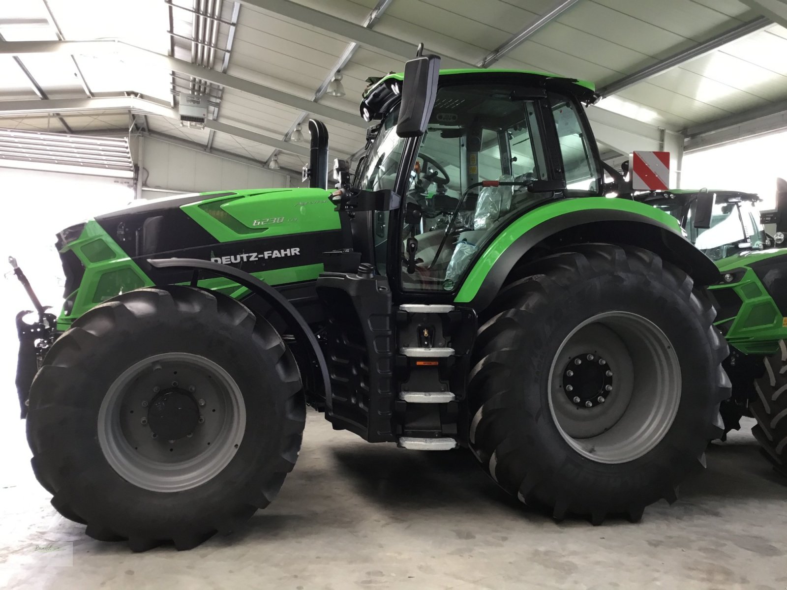 Traktor des Typs Deutz-Fahr # Der Preis ist heiß! # 6230 TTV Vorführschlepper, Neumaschine in Beilngries (Bild 2)