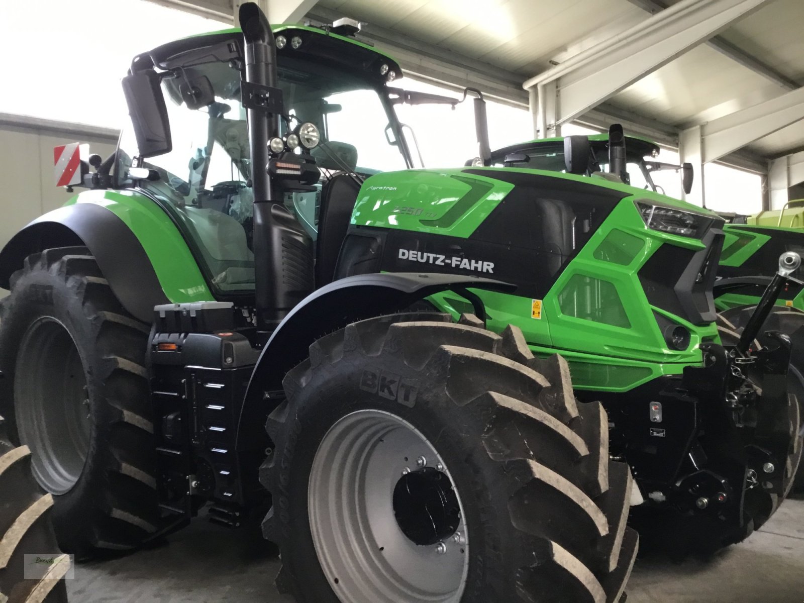 Traktor des Typs Deutz-Fahr # Der Preis ist heiß! # Agrotron 7250 TTV, Neumaschine in Beilngries (Bild 1)