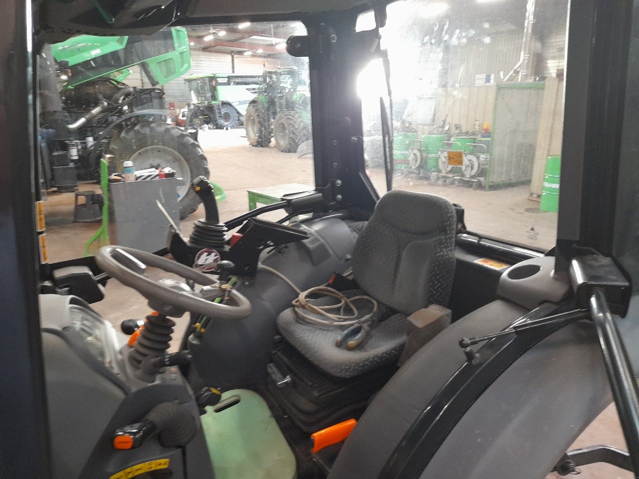 Traktor des Typs Deutz-Fahr 3050, Gebrauchtmaschine in SAINT LOUP (Bild 3)