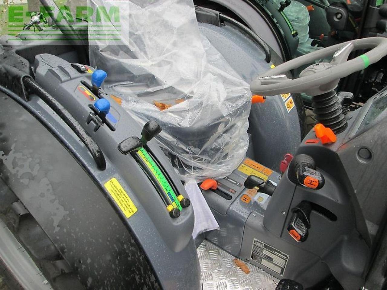 Traktor of the type Deutz-Fahr 3050, Gebrauchtmaschine in VELBERT (Picture 6)