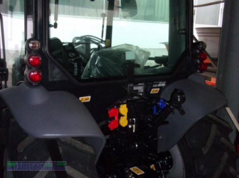 Traktor des Typs Deutz-Fahr 3060 mit Industrielader, Neumaschine in Buchdorf (Bild 7)