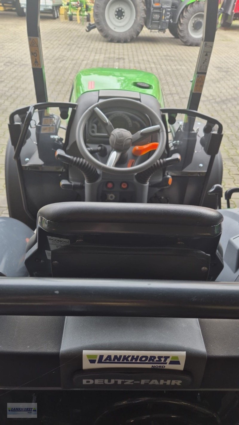 Traktor of the type Deutz-Fahr 3060 VAR. A, Neumaschine in Wiefelstede-Spohle (Picture 3)