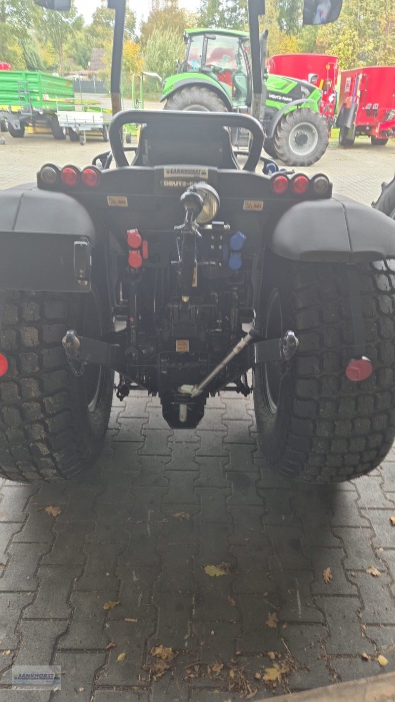 Traktor of the type Deutz-Fahr 3060 VAR. A, Neumaschine in Wiefelstede-Spohle (Picture 4)