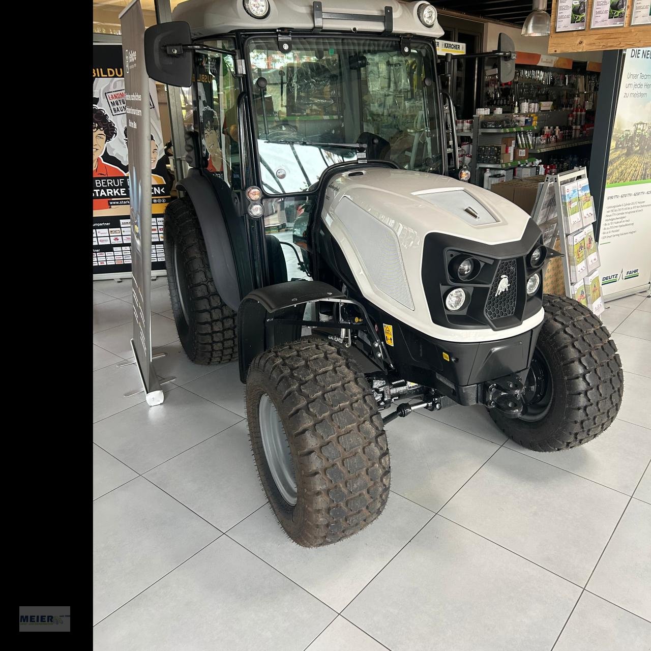 Traktor des Typs Deutz-Fahr 3060, Neumaschine in Delbrück (Bild 1)