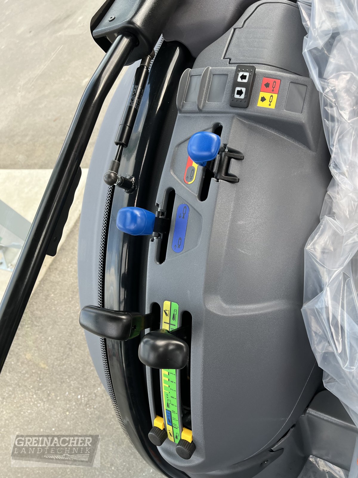 Traktor типа Deutz-Fahr 3060, Gebrauchtmaschine в Pfullendorf (Фотография 9)