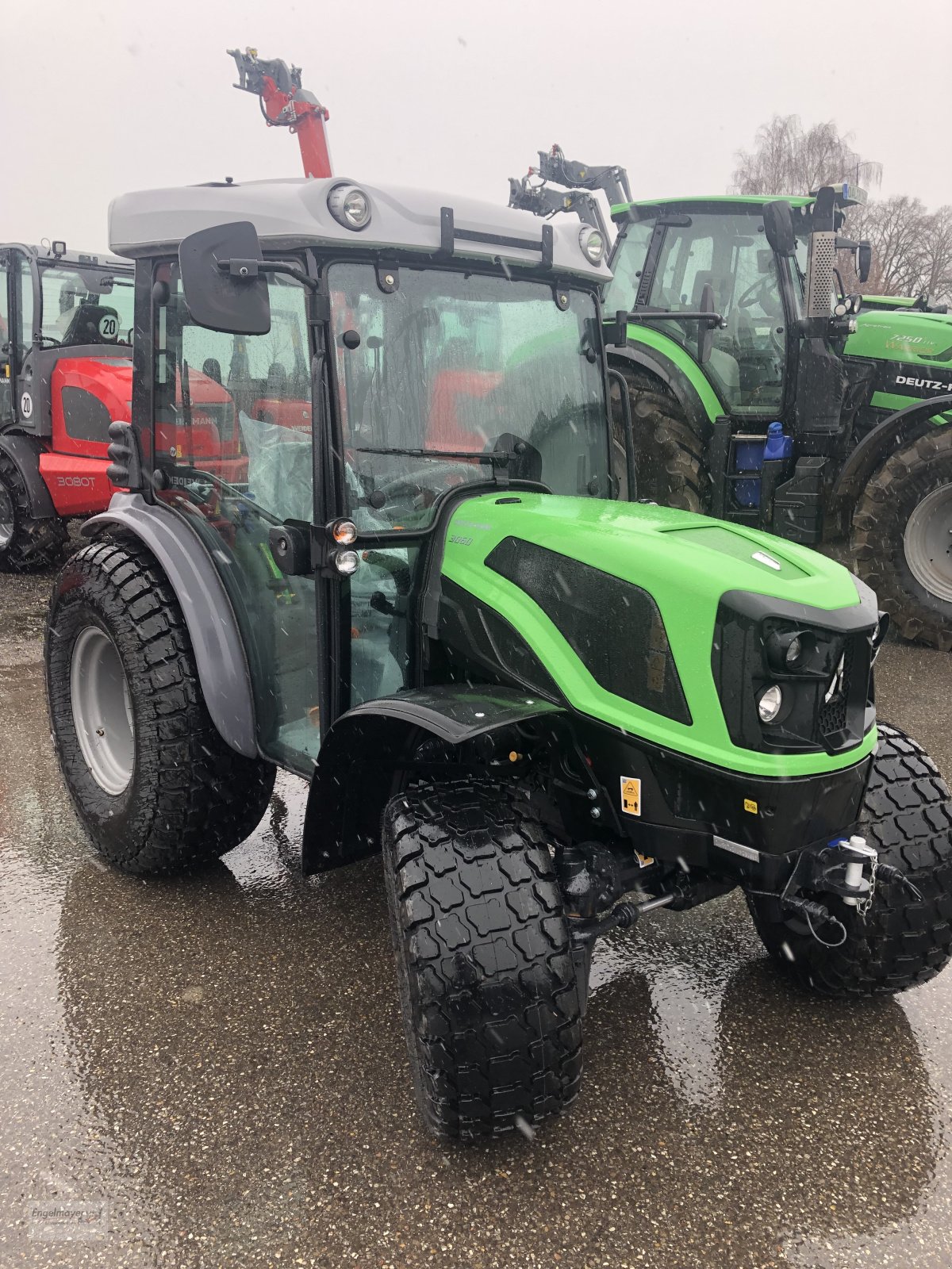 Traktor des Typs Deutz-Fahr 3060, Neumaschine in Altusried-Kimratshofen (Bild 5)