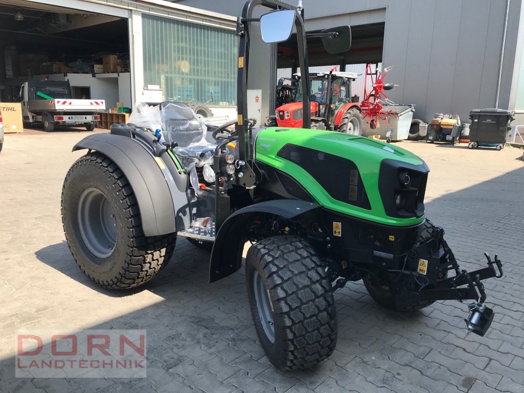 Traktor του τύπου Deutz-Fahr 3060, Neumaschine σε Bruckberg (Φωτογραφία 1)