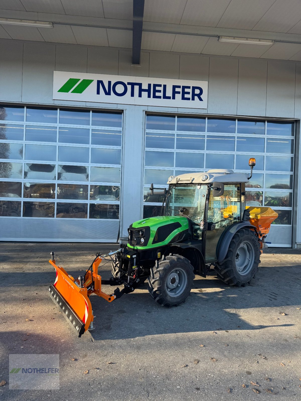 Traktor of the type Deutz-Fahr 3060, Neumaschine in Pforzen (Picture 1)