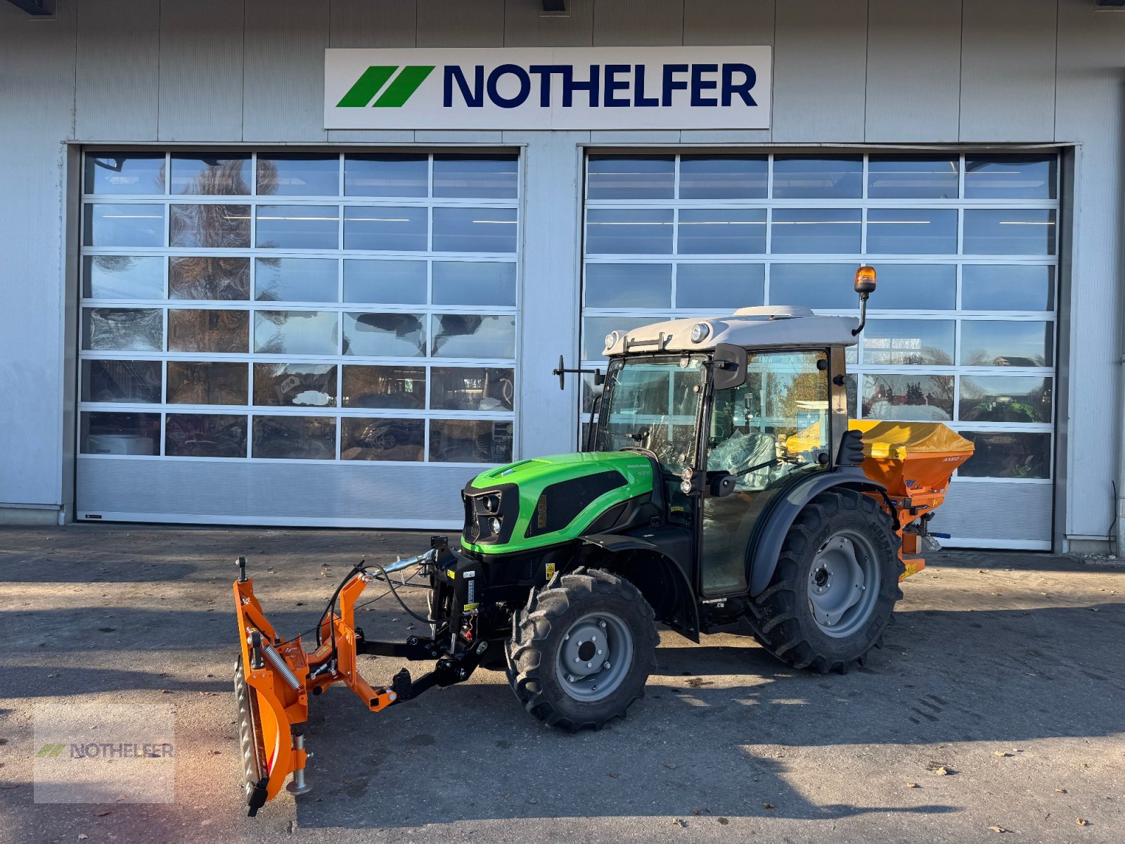 Traktor of the type Deutz-Fahr 3060, Neumaschine in Pforzen (Picture 3)