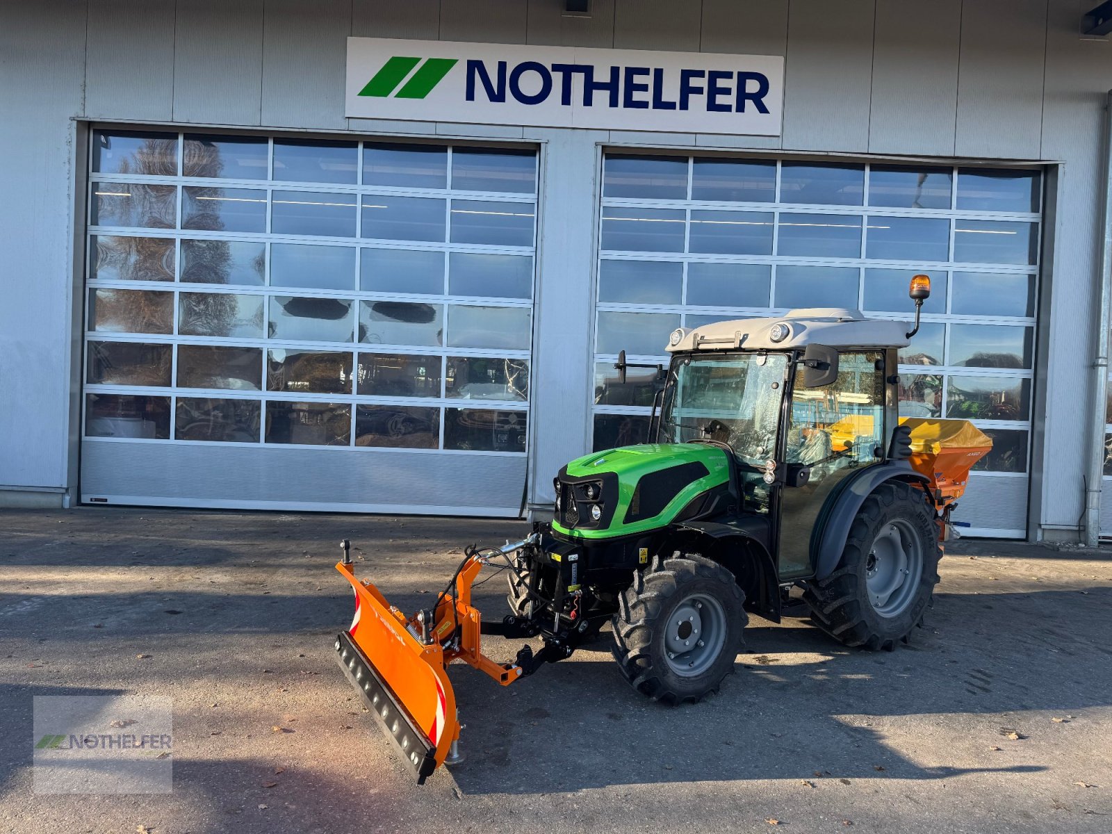 Traktor of the type Deutz-Fahr 3060, Neumaschine in Pforzen (Picture 7)