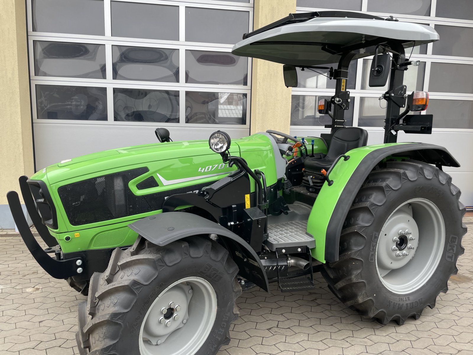 Traktor του τύπου Deutz-Fahr 4070 E GS, Neumaschine σε Nürnberg (Φωτογραφία 7)