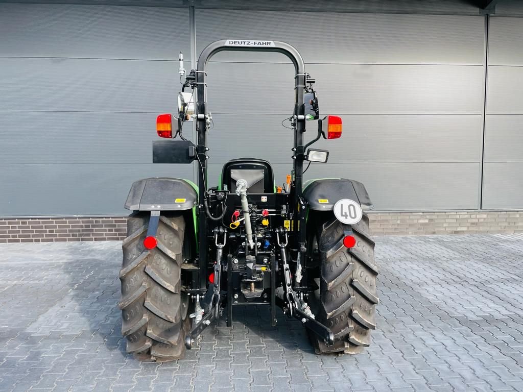 Traktor des Typs Deutz-Fahr 4070 E, Neumaschine in Coevorden (Bild 4)