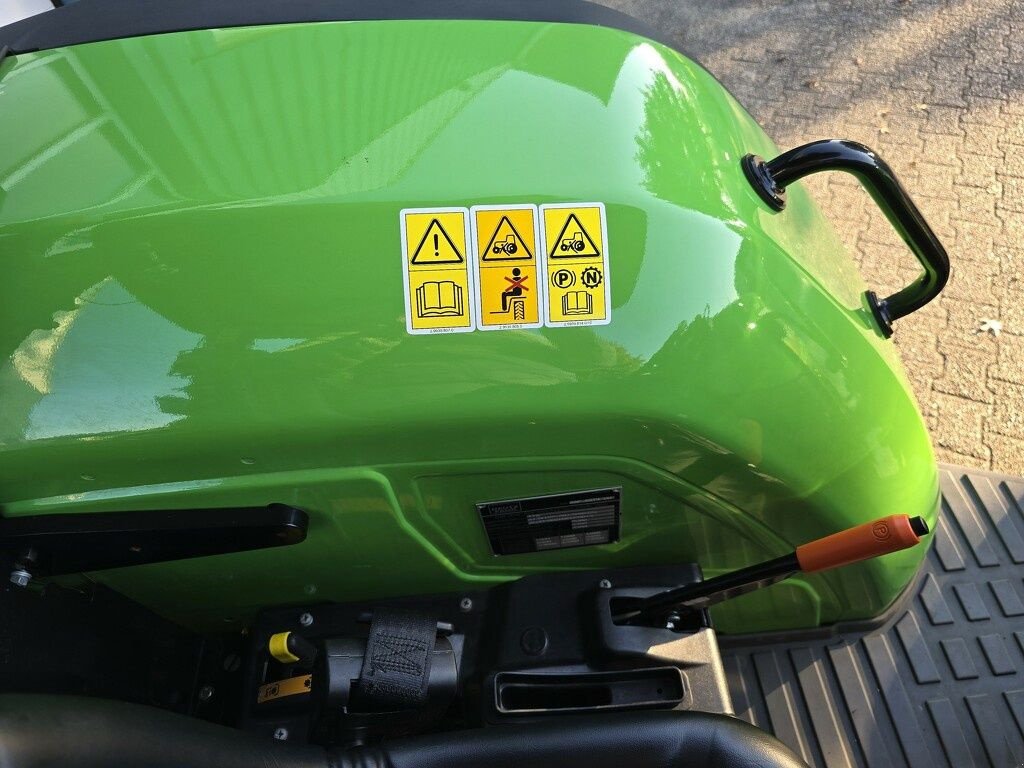 Traktor van het type Deutz-Fahr 4070, Neumaschine in Druten (Foto 9)