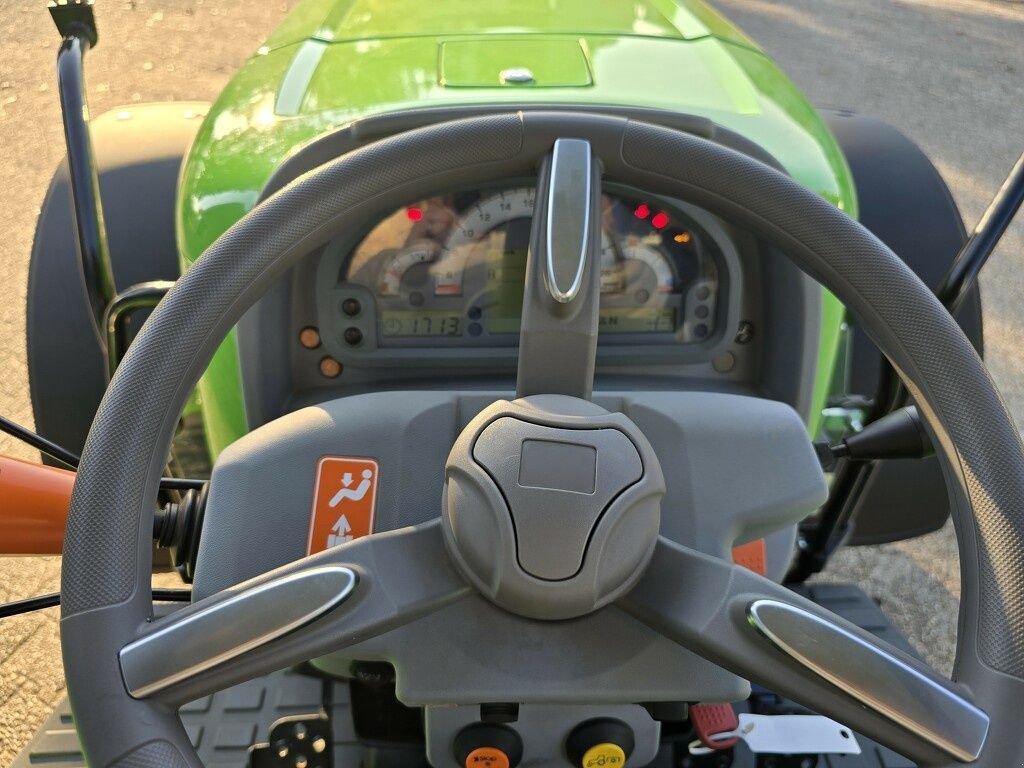 Traktor van het type Deutz-Fahr 4070, Neumaschine in Druten (Foto 7)