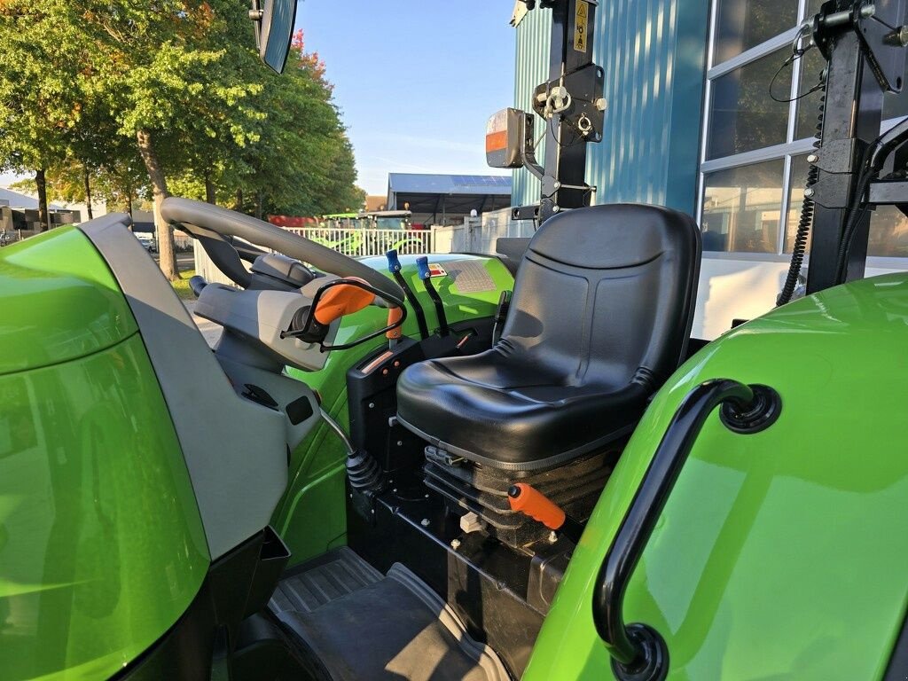 Traktor van het type Deutz-Fahr 4070, Neumaschine in Druten (Foto 5)
