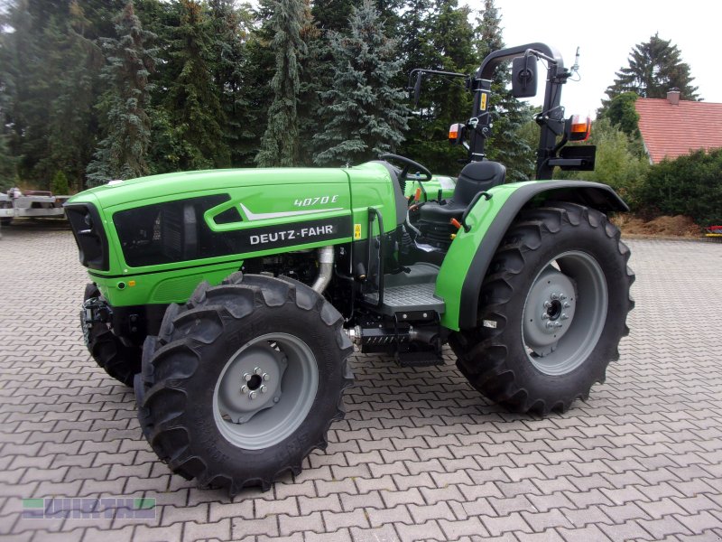 Traktor des Typs Deutz-Fahr 4070E Allrad, 65 PS, Neumaschine in Buchdorf (Bild 1)
