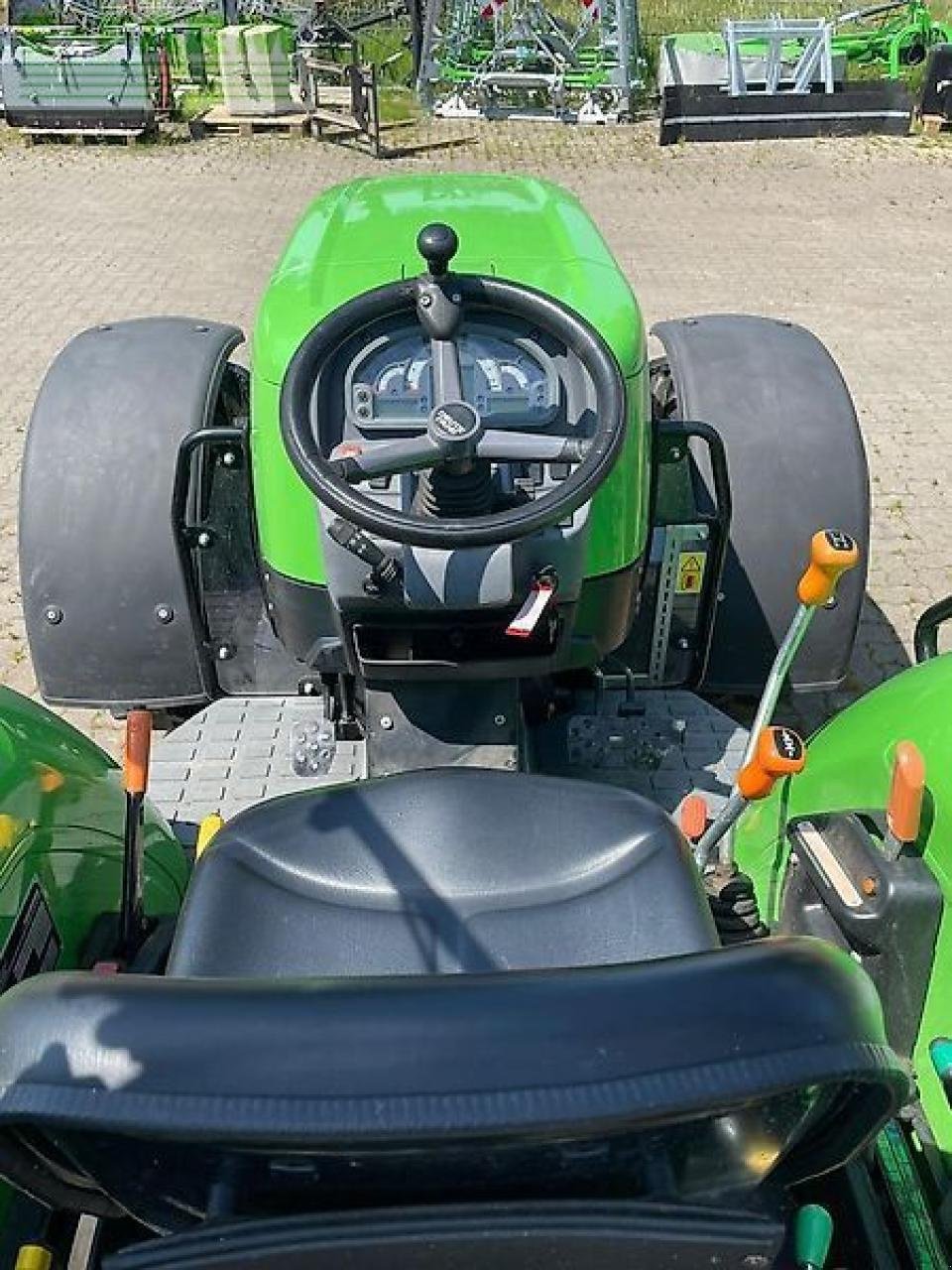 Traktor типа Deutz-Fahr 4070e, Gebrauchtmaschine в HAMERSEN (Фотография 4)