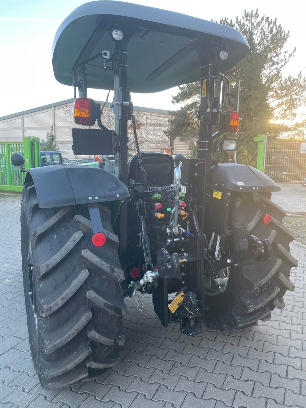 Traktor του τύπου Deutz-Fahr 4080 E GS, Neumaschine σε Dannstadt-Schauernheim (Φωτογραφία 4)
