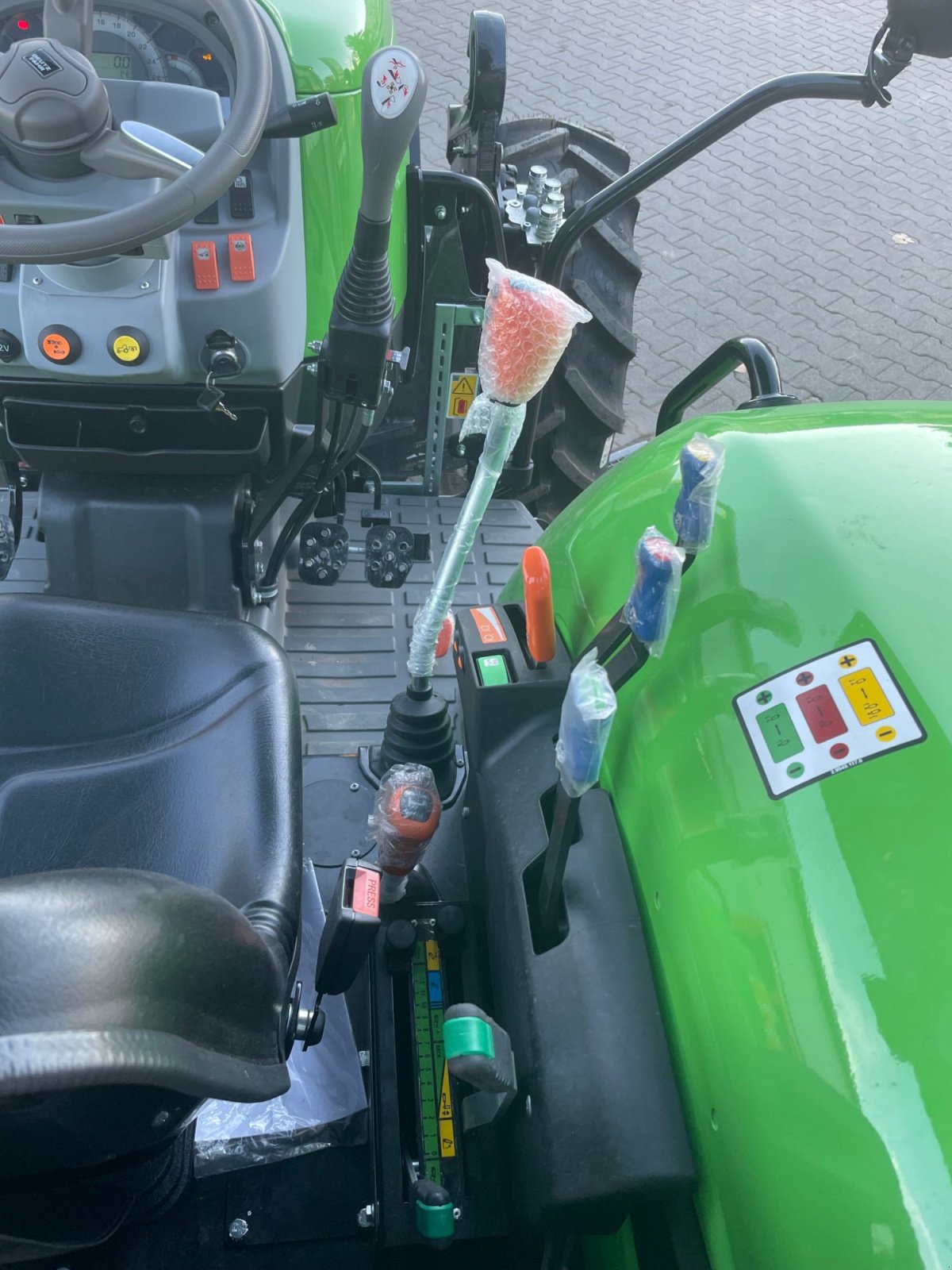 Traktor του τύπου Deutz-Fahr 4080 E GS, Neumaschine σε Dannstadt-Schauernheim (Φωτογραφία 7)