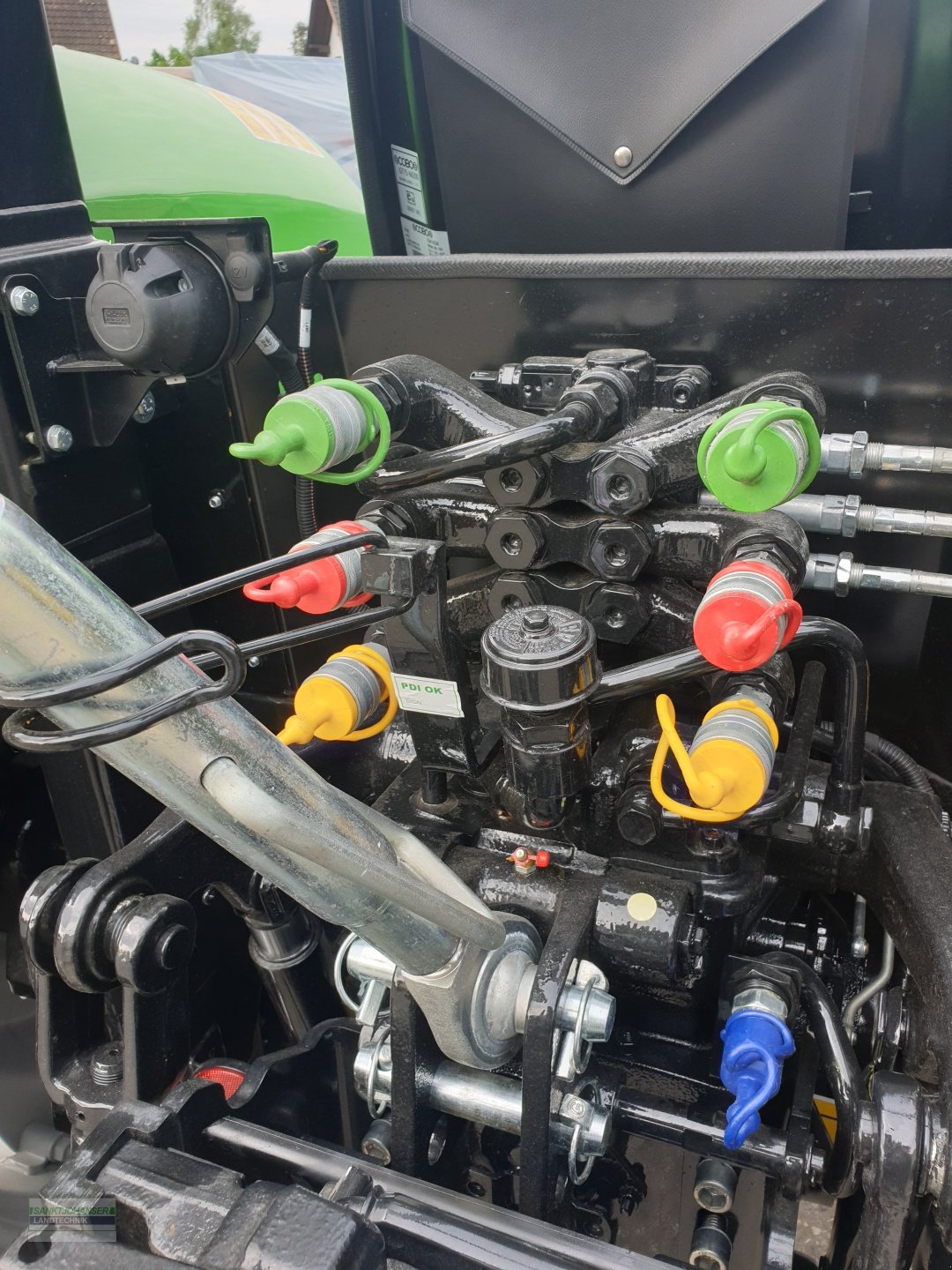 Traktor of the type Deutz-Fahr 4080 E LS -Aktionspreis-, Neumaschine in Diessen (Picture 10)