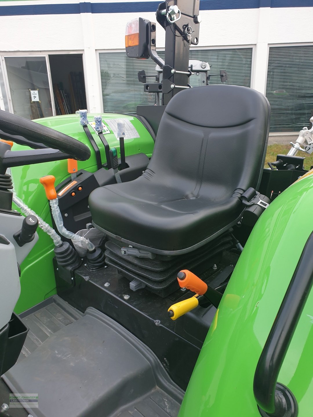 Traktor of the type Deutz-Fahr 4080 E LS -Aktionspreis-, Neumaschine in Diessen (Picture 16)