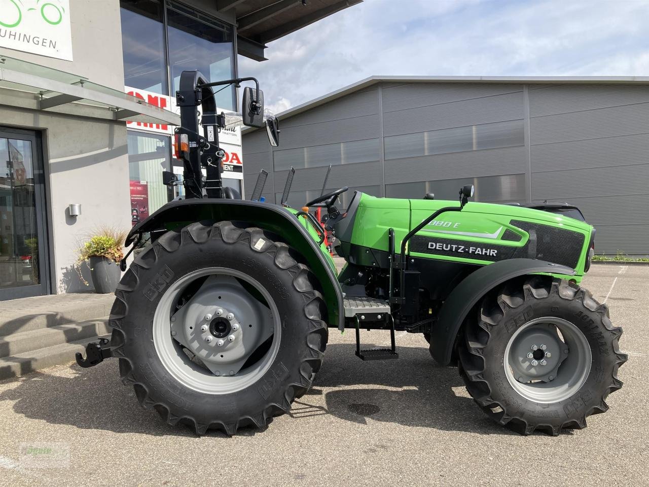 Traktor des Typs Deutz-Fahr 4080 E, Neumaschine in Uhingen (Bild 2)