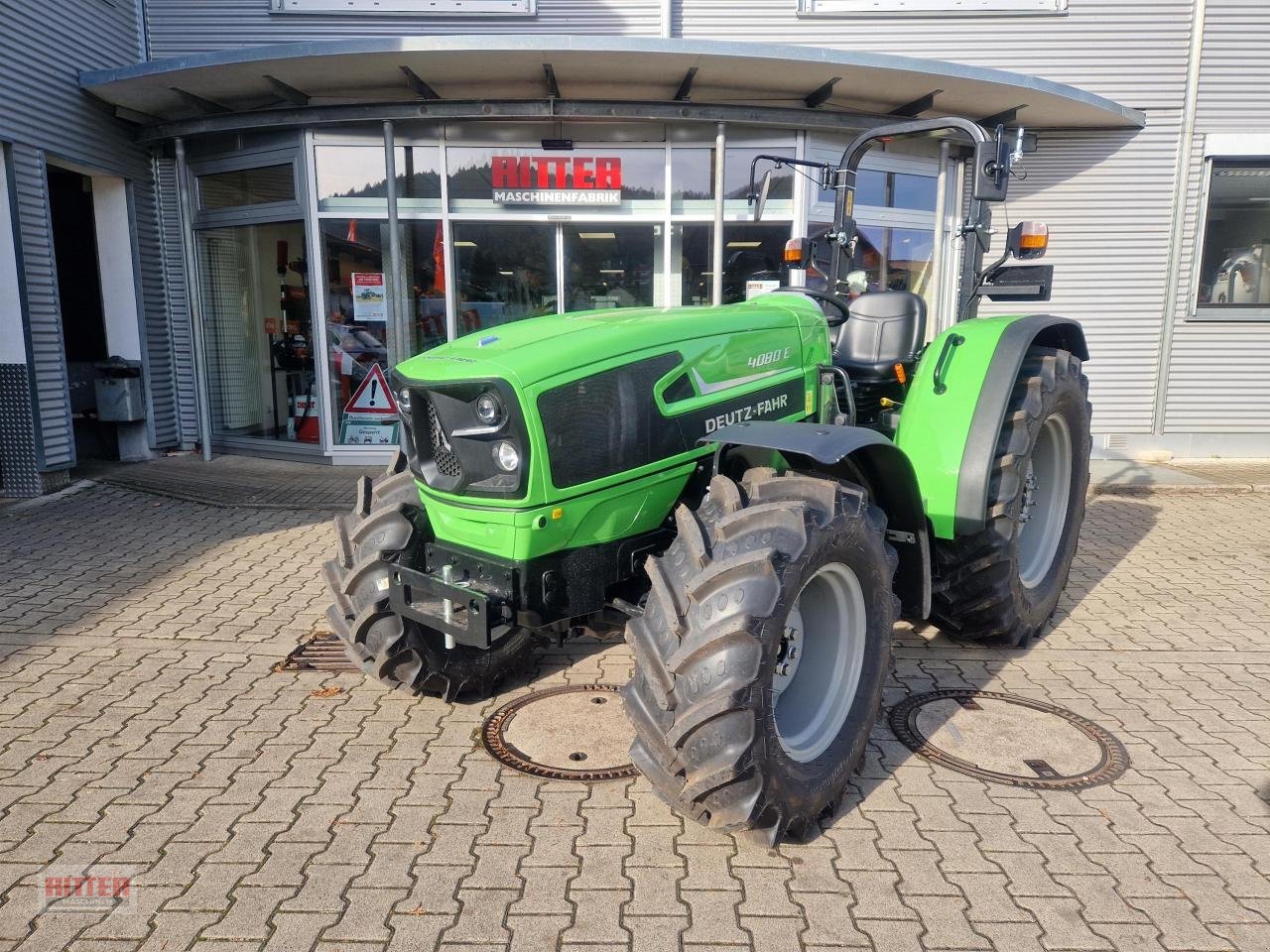 Traktor des Typs Deutz-Fahr 4080 E, Neumaschine in Zell a. H. (Bild 1)