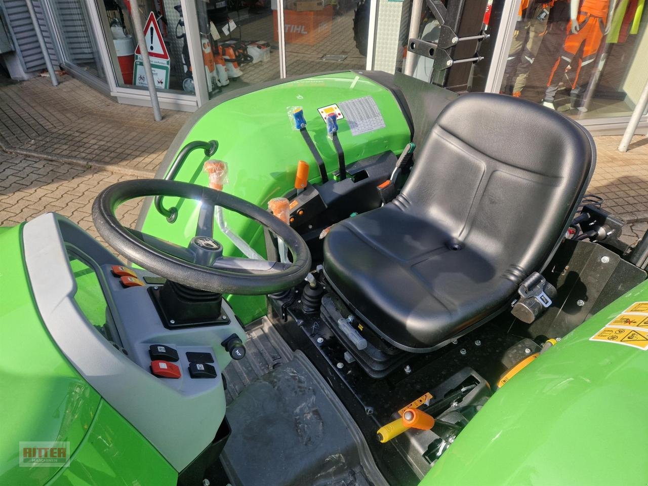 Traktor des Typs Deutz-Fahr 4080 E, Neumaschine in Zell a. H. (Bild 5)