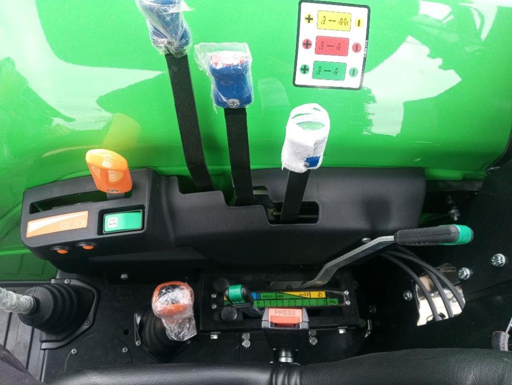 Traktor del tipo Deutz-Fahr 4080E, Gebrauchtmaschine In OBERLAUTERBACH (Immagine 5)