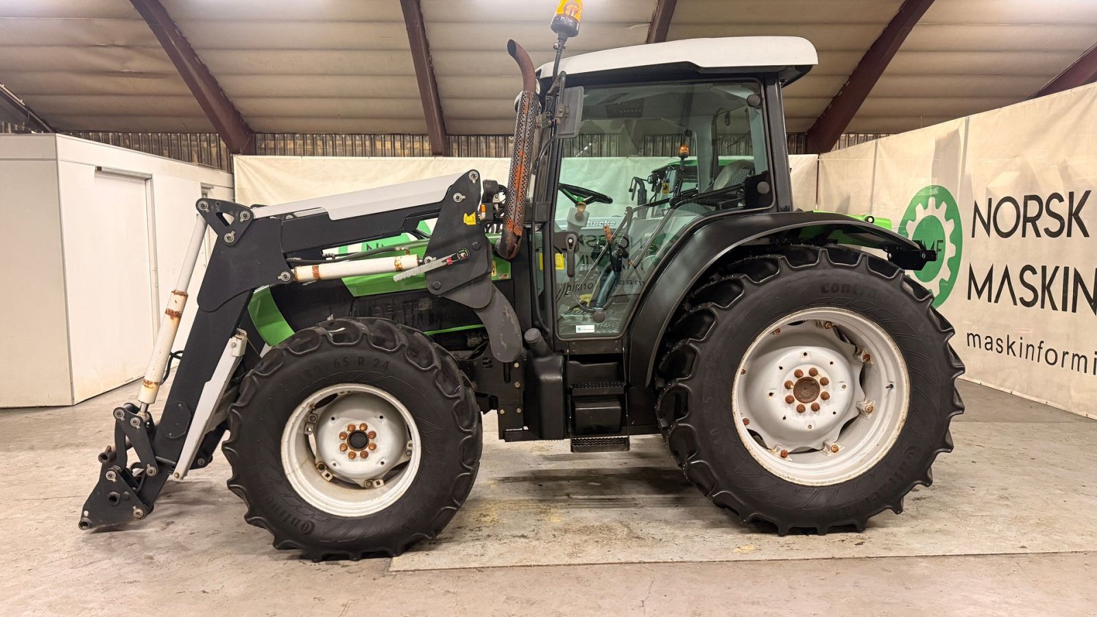 Traktor des Typs Deutz-Fahr 420, Gebrauchtmaschine in Ølen (Bild 2)