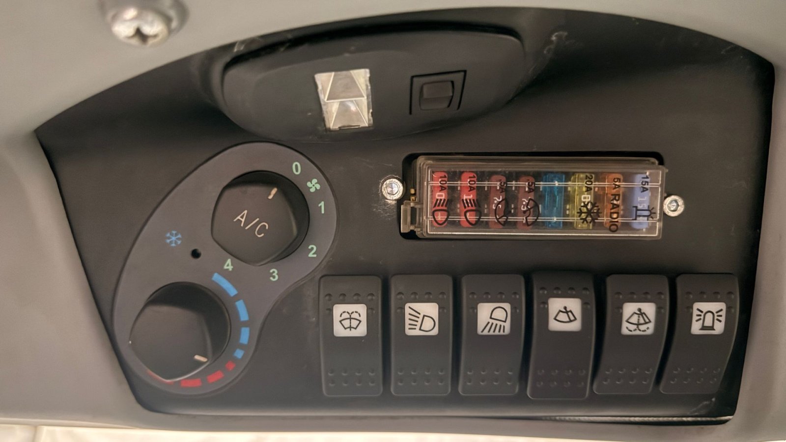 Traktor des Typs Deutz-Fahr 420, Gebrauchtmaschine in Ølen (Bild 15)