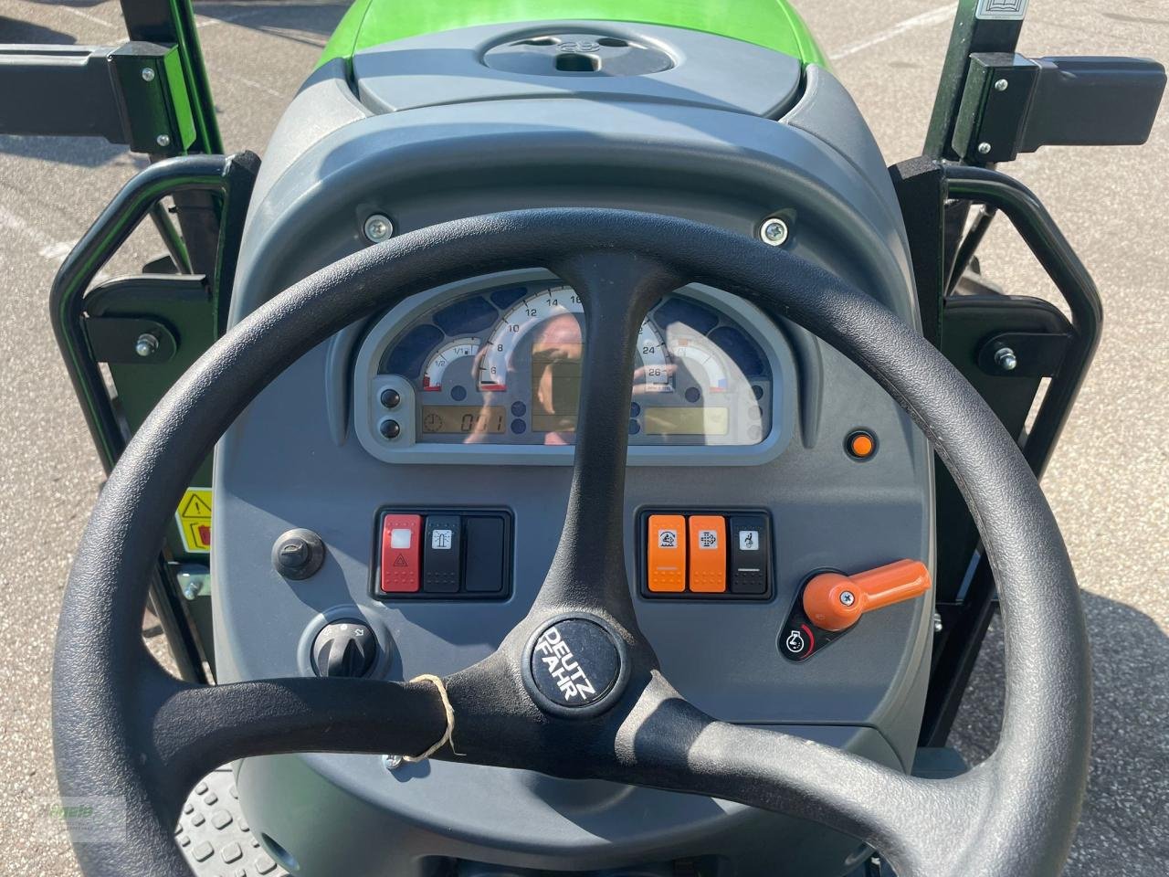 Traktor of the type Deutz-Fahr 5070 DF KEYLINE, Neumaschine in Uhingen (Picture 5)