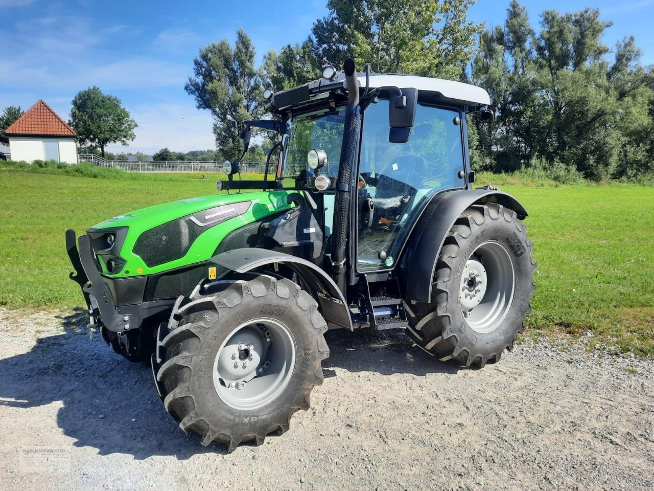 Traktor des Typs Deutz-Fahr 5075 D GS, Neumaschine in Unterdietfurt (Bild 5)