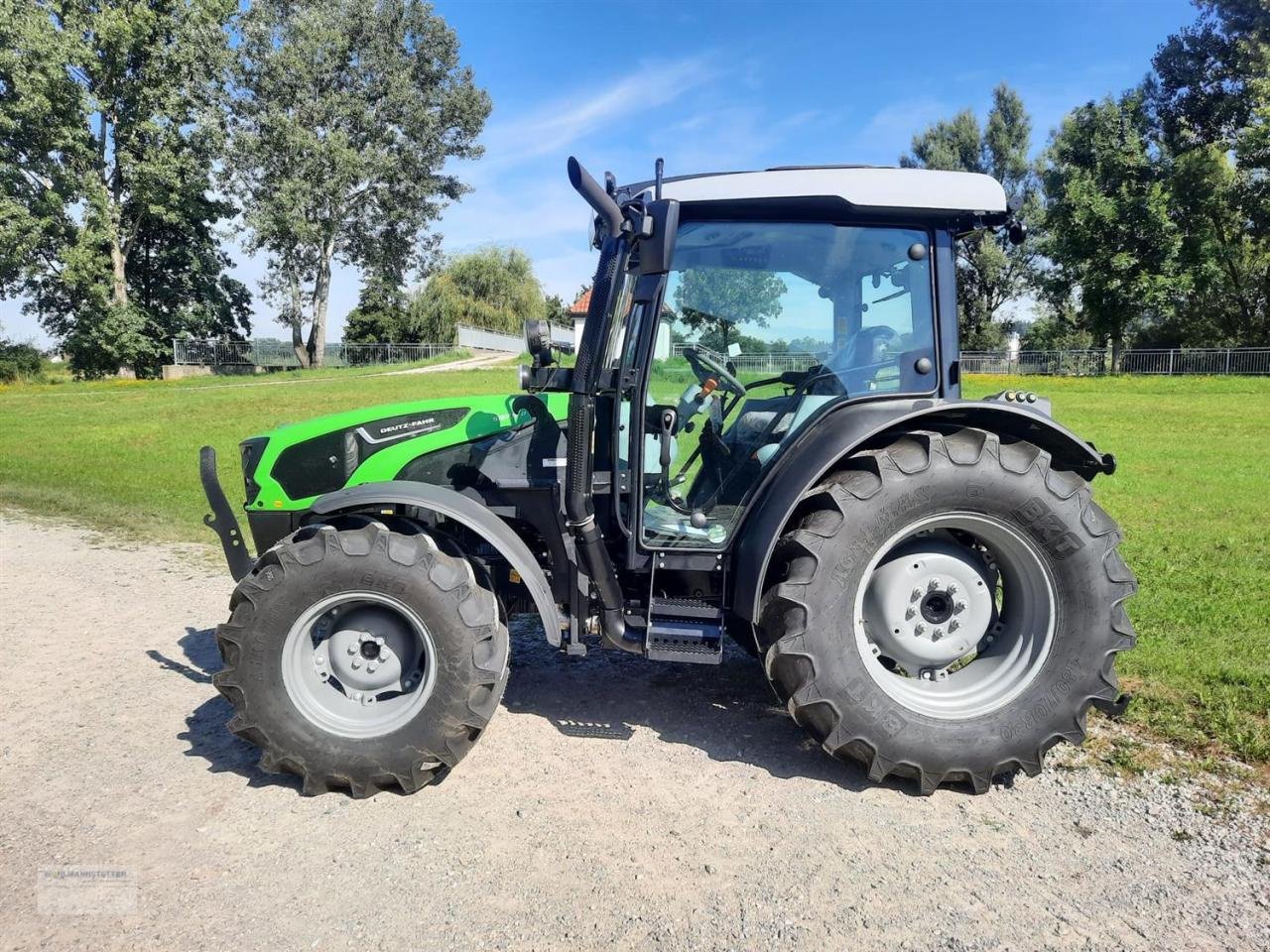 Traktor des Typs Deutz-Fahr 5075 D GS, Neumaschine in Unterdietfurt (Bild 6)