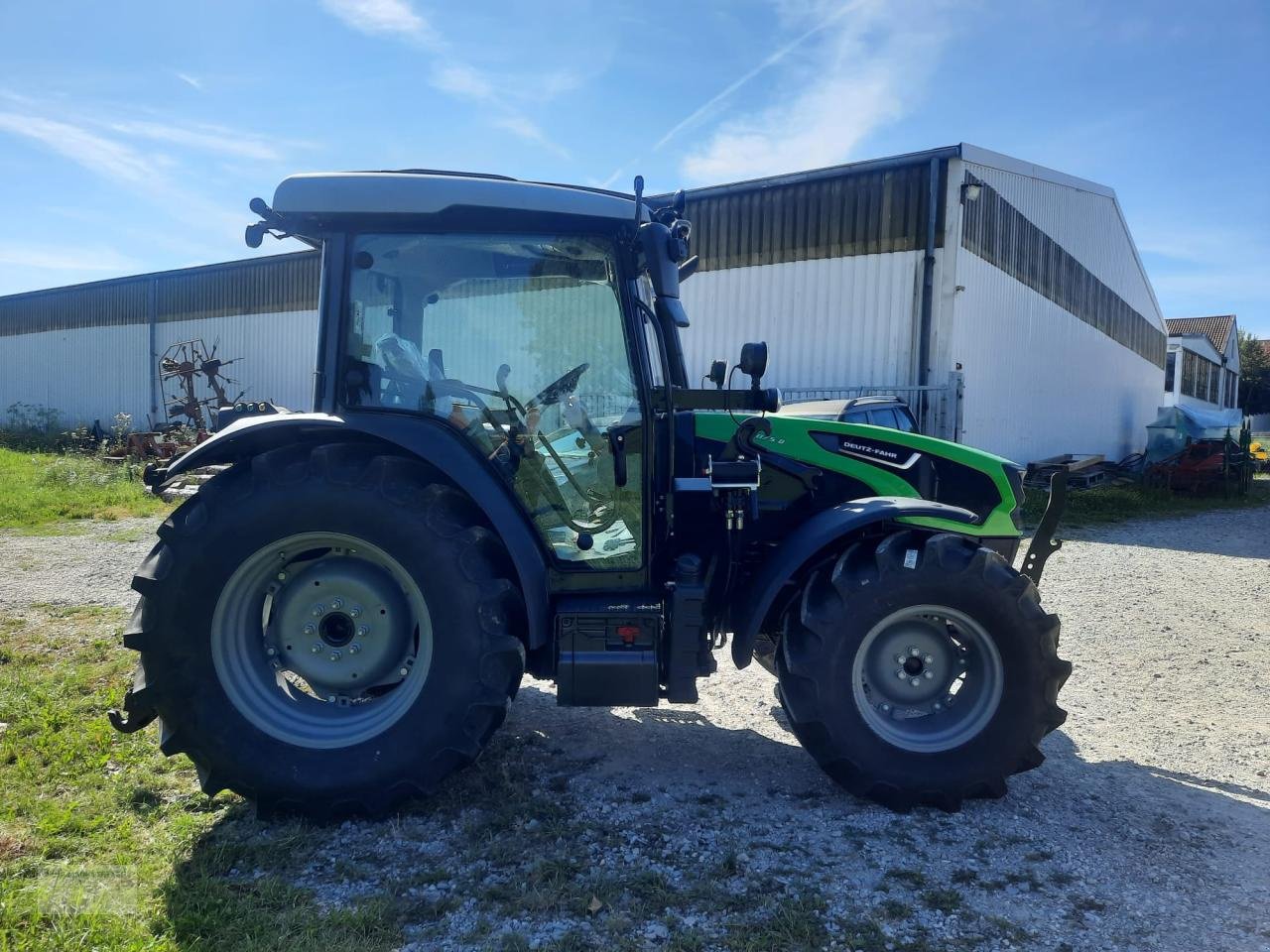 Traktor des Typs Deutz-Fahr 5075 D GS, Neumaschine in Unterdietfurt (Bild 7)