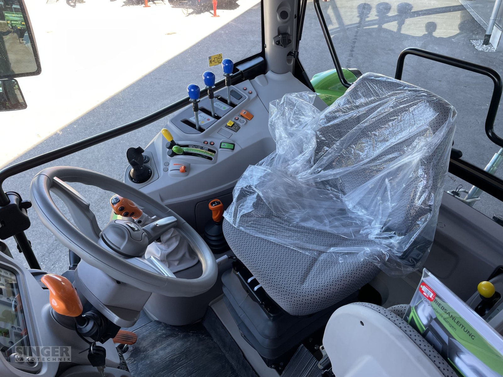 Traktor of the type Deutz-Fahr 5075 Keyline GS, Neumaschine in Ebenhofen (Picture 4)