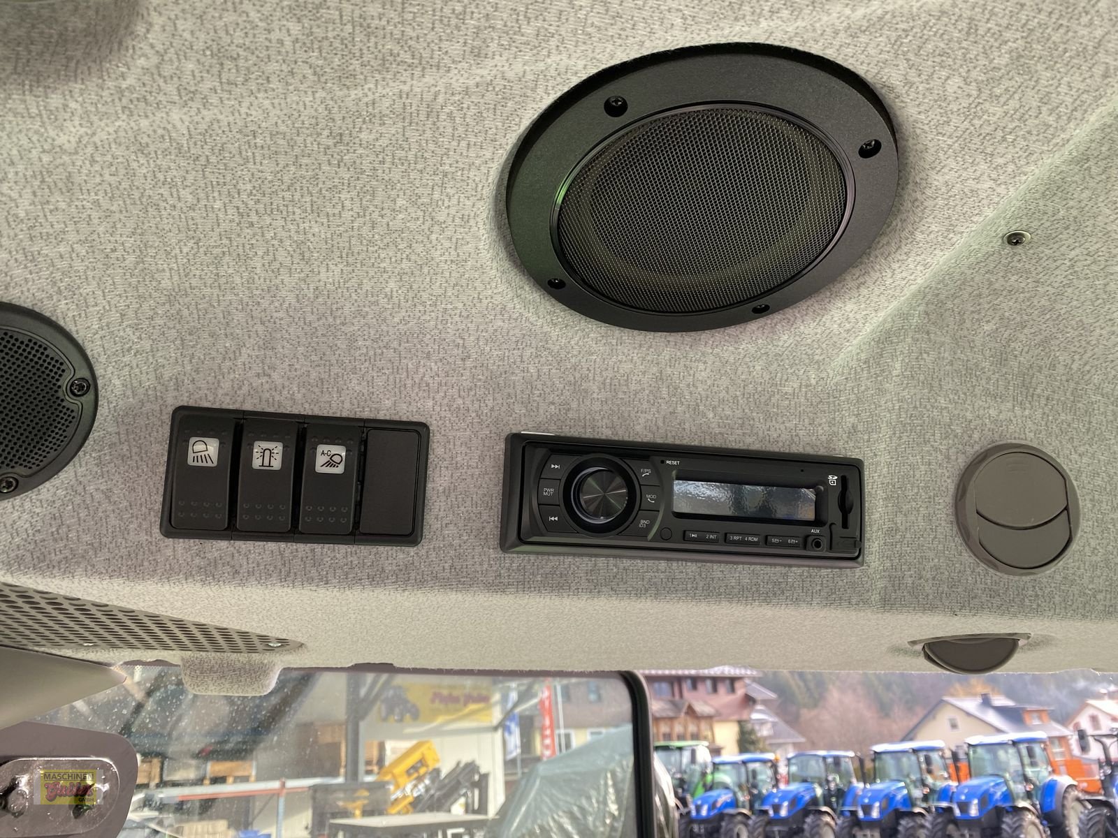 Traktor of the type Deutz-Fahr 5075 Keyline, Neumaschine in Kötschach (Picture 26)