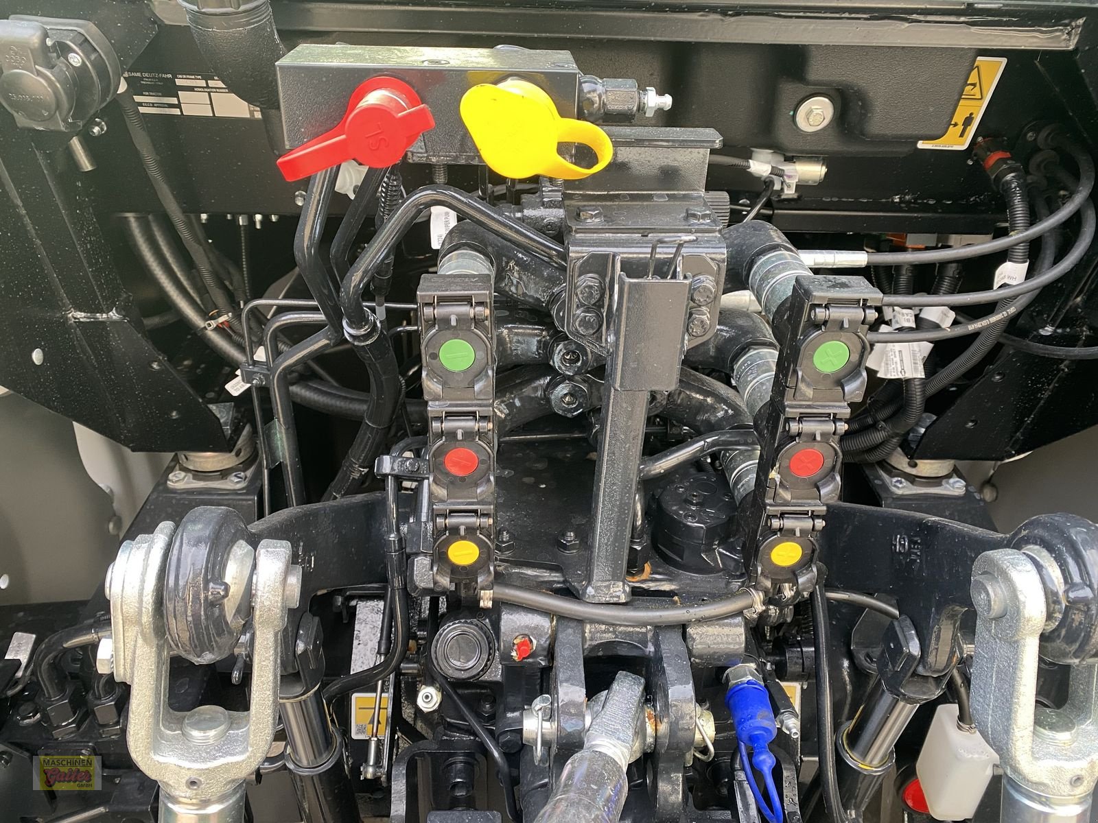 Traktor of the type Deutz-Fahr 5075 Keyline, Neumaschine in Kötschach (Picture 11)