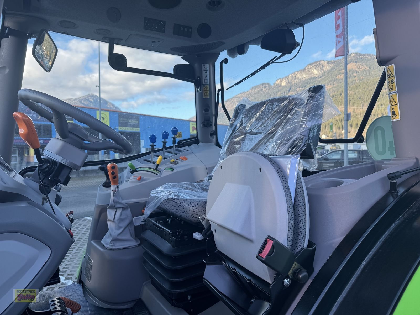 Traktor des Typs Deutz-Fahr 5075 Keyline, Neumaschine in Kötschach (Bild 18)