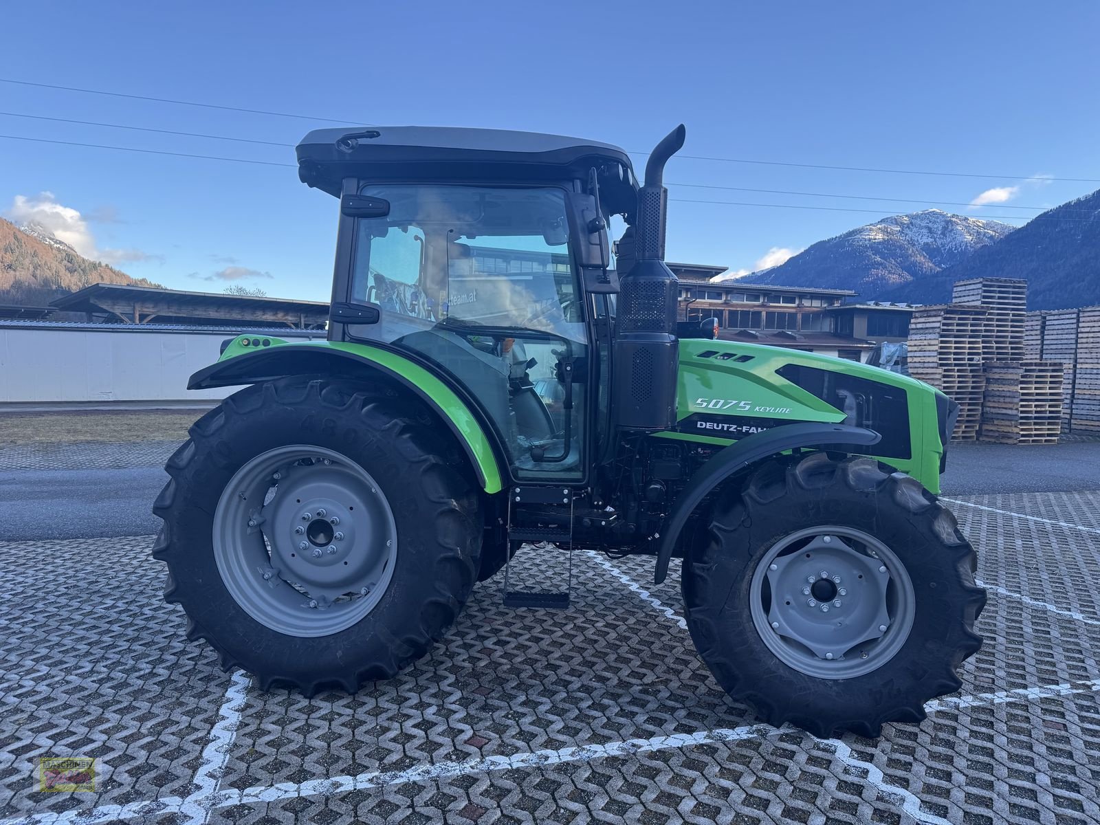 Traktor des Typs Deutz-Fahr 5075 Keyline, Neumaschine in Kötschach (Bild 5)