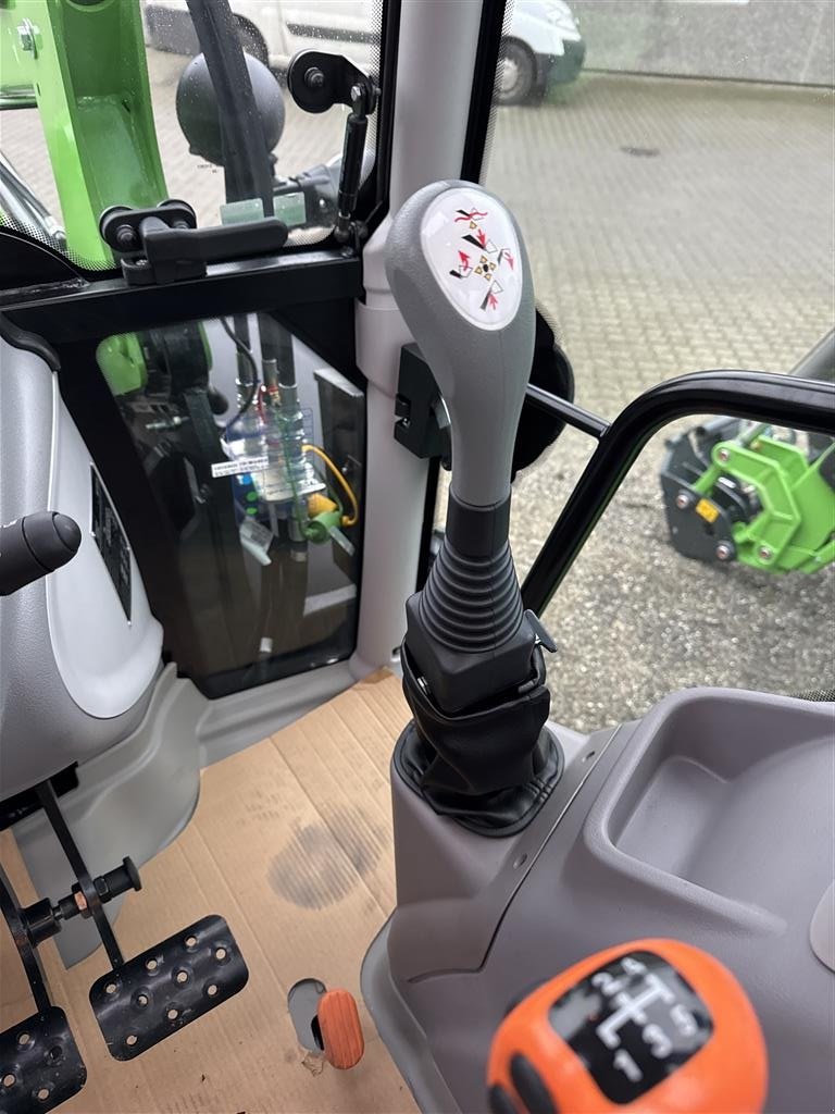 Traktor van het type Deutz-Fahr 5080 D GS KEYLINE Stoll Fr. læsser 35-18P, Gebrauchtmaschine in Brørup (Foto 19)