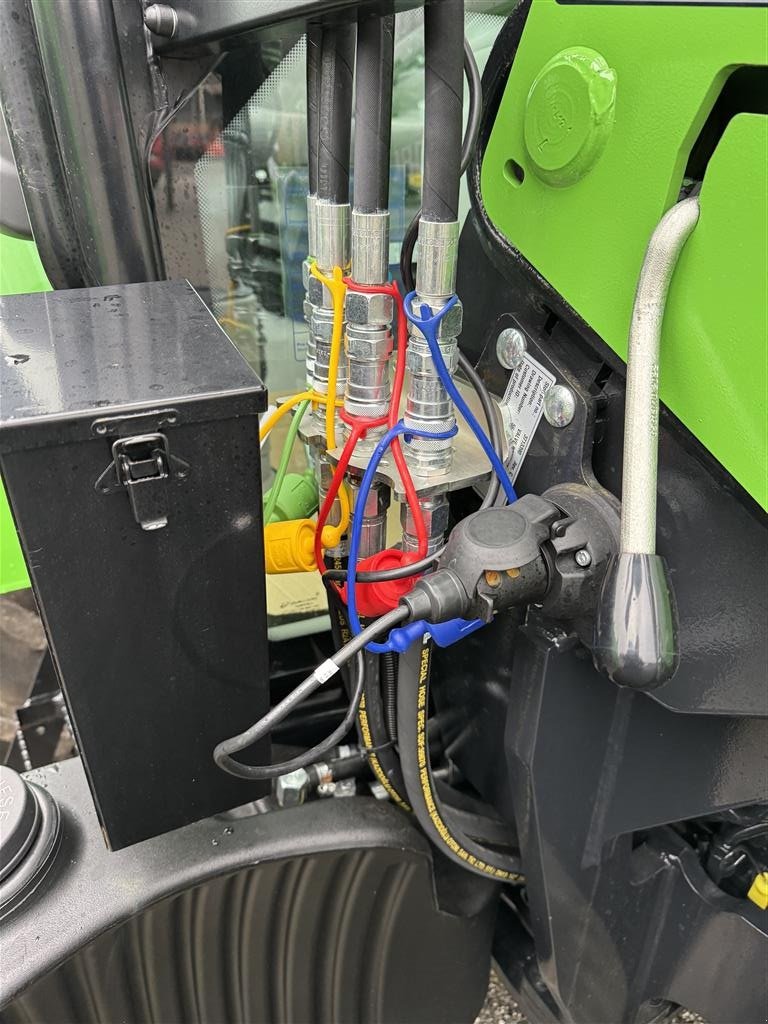 Traktor van het type Deutz-Fahr 5080 D GS KEYLINE Stoll Fr. læsser 35-18P, Gebrauchtmaschine in Brørup (Foto 4)