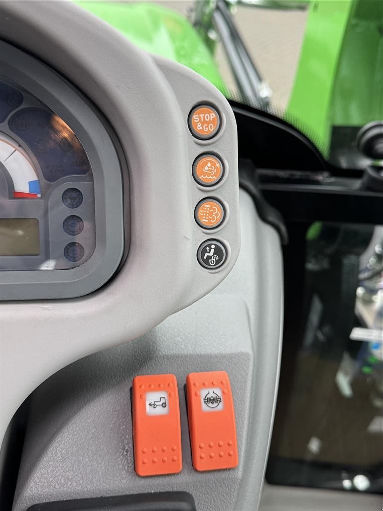 Traktor van het type Deutz-Fahr 5080 D GS KEYLINE Stoll Fr. læsser 35-18P, Gebrauchtmaschine in Brørup (Foto 12)