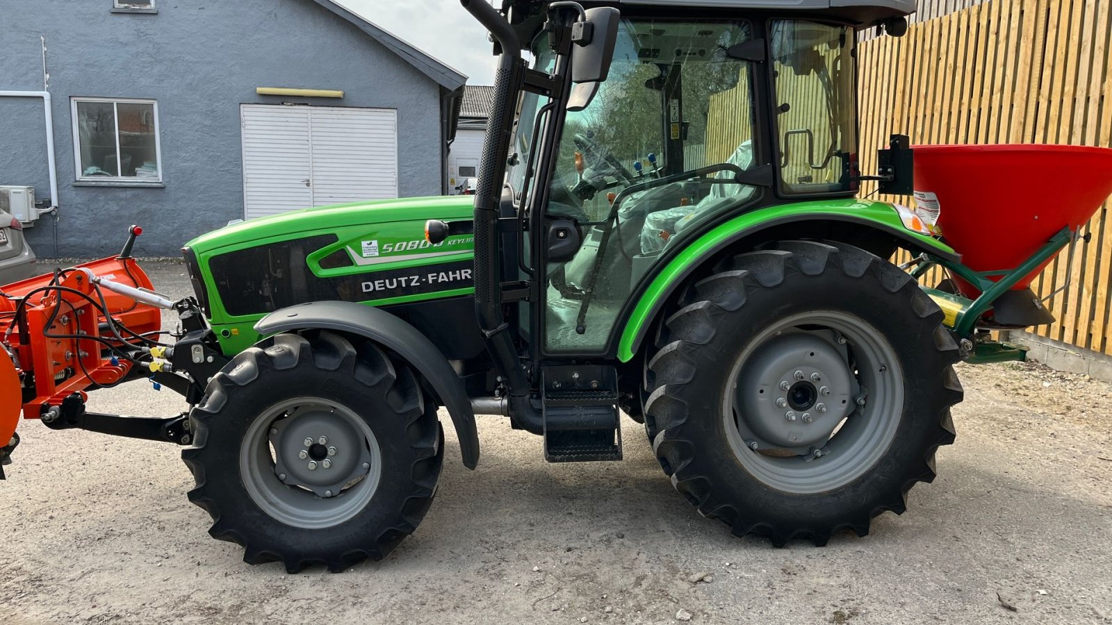 Traktor Türe ait Deutz-Fahr 5080 D Keyline Vinter beredskabs traktor under 100 timer, Gebrauchtmaschine içinde Borre (resim 4)