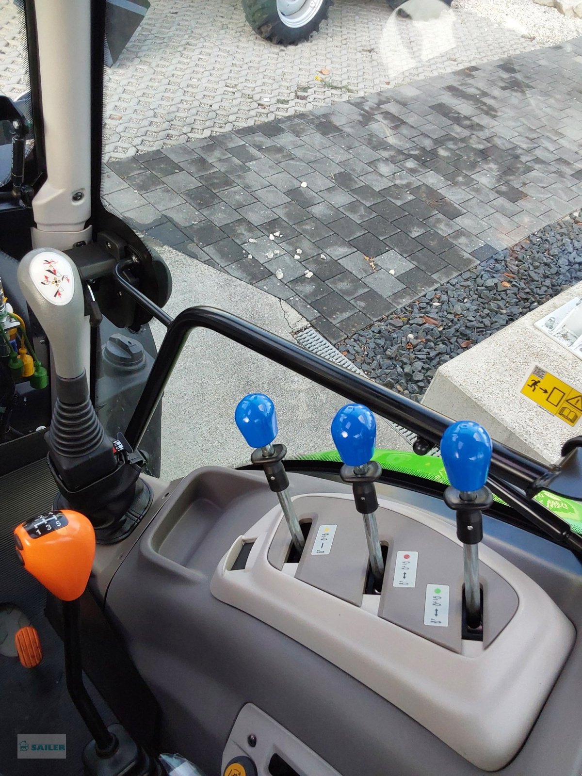 Traktor of the type Deutz-Fahr 5080 D KEYLINE, Neumaschine in Landsberg (Picture 7)