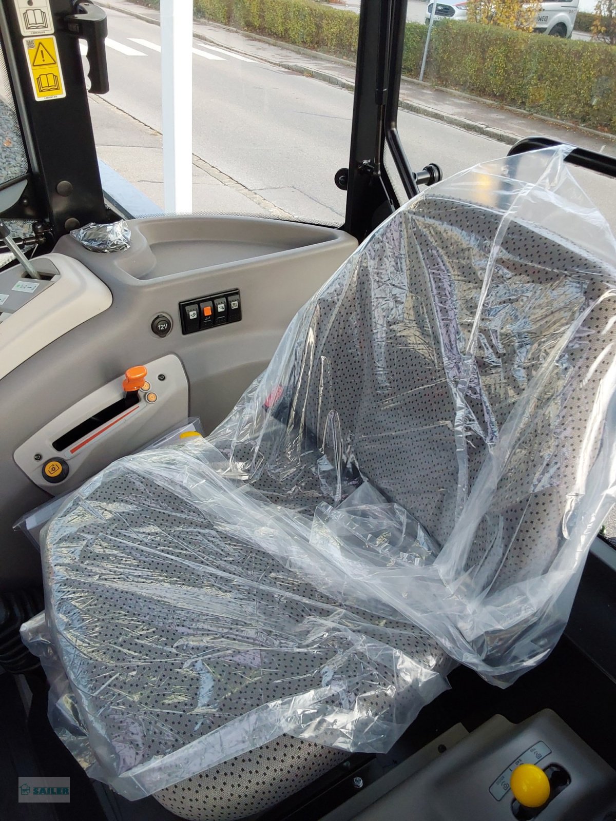 Traktor of the type Deutz-Fahr 5080 D KEYLINE, Neumaschine in Landsberg (Picture 8)