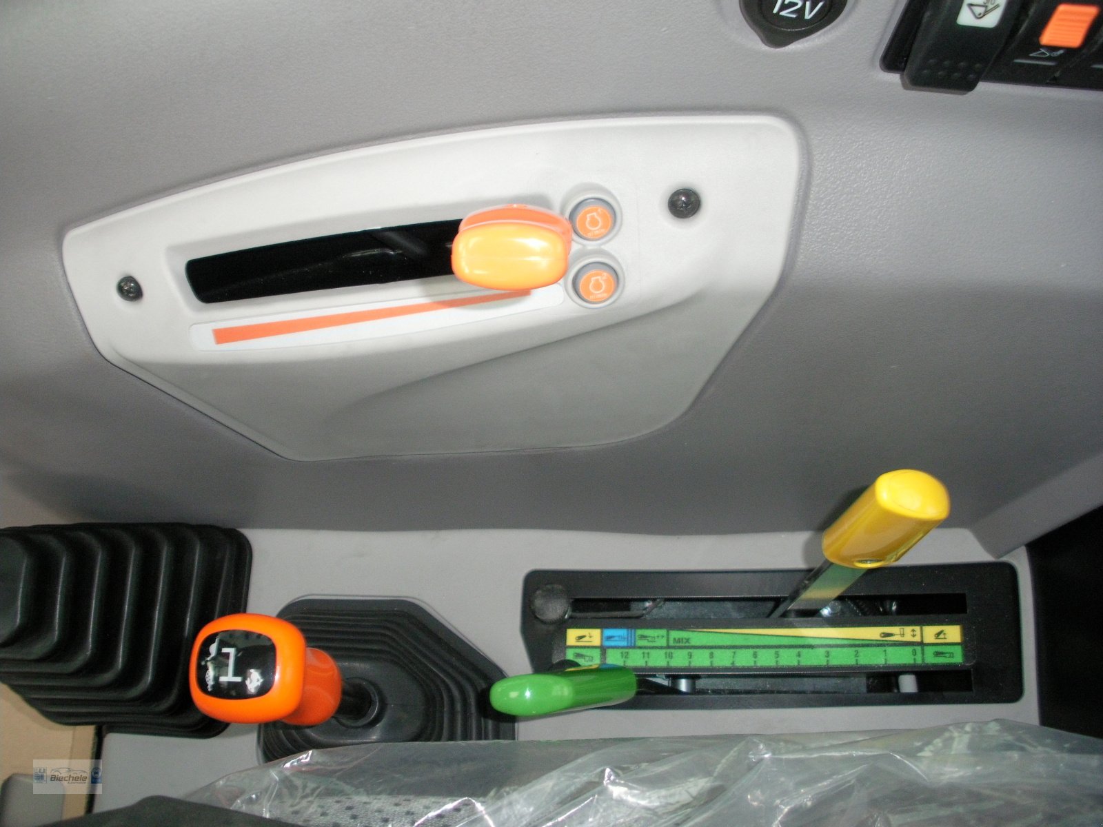 Traktor του τύπου Deutz-Fahr 5080 D KEYLINE, Neumaschine σε Bronnen (Φωτογραφία 12)